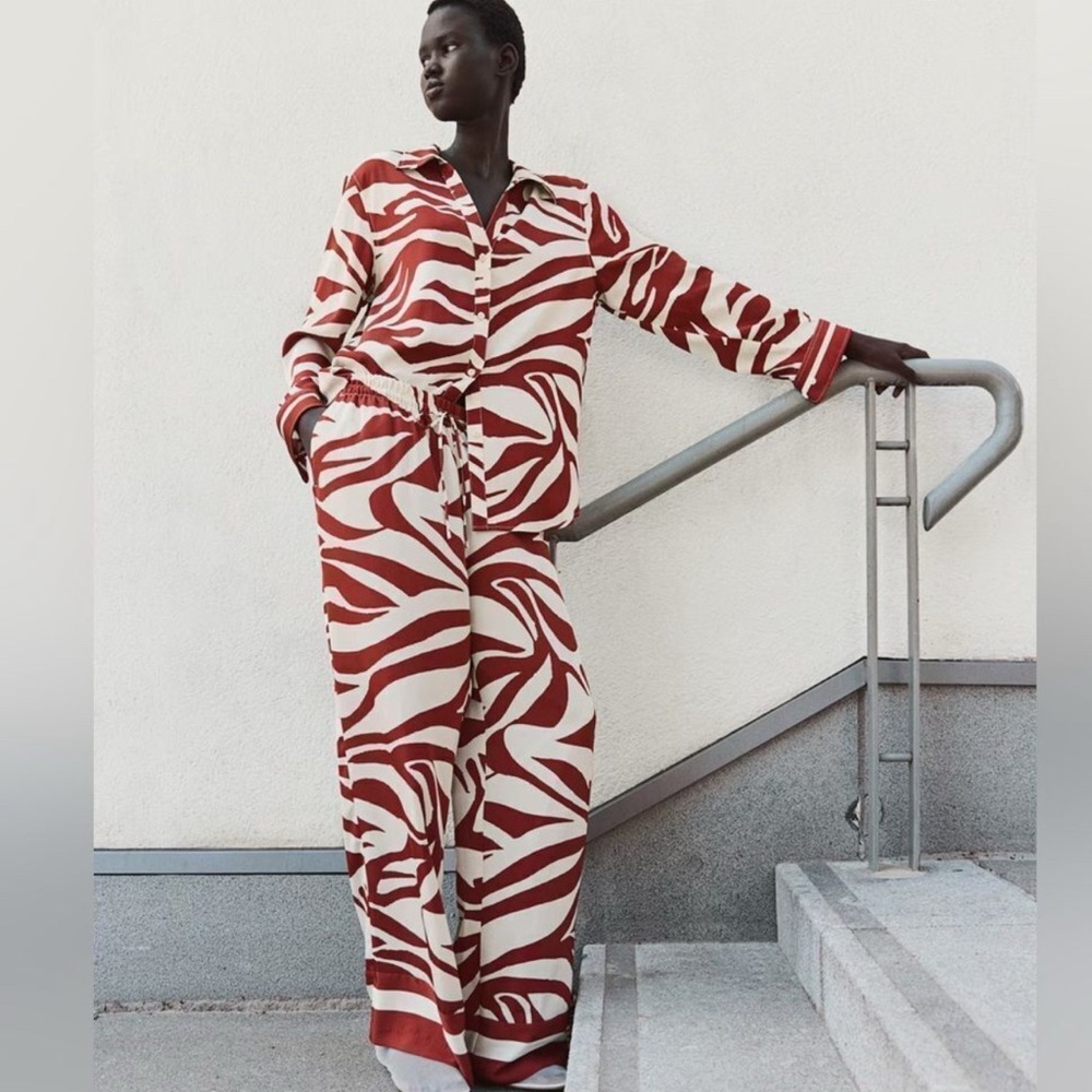 H&M Stylish Red and White Zebra Print Set (S)
